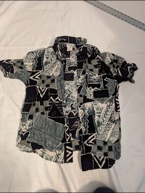 Bobbie Brooks Black & Gray Abstract Vintage Short-Sleeve Button-Down